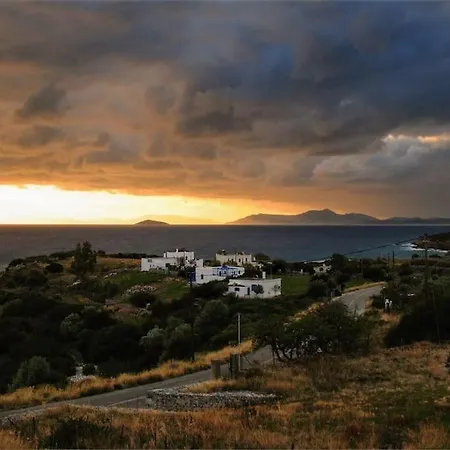 Cozy & Private Panoramic Seaview Retreat - Naxos!